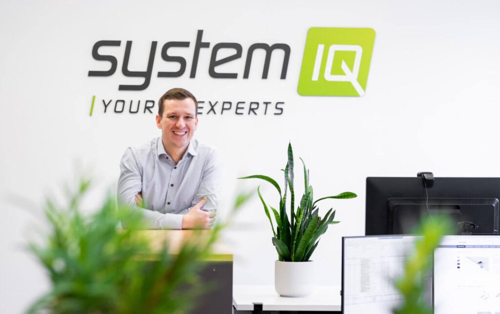 systemIQ GmbH Headerbild
